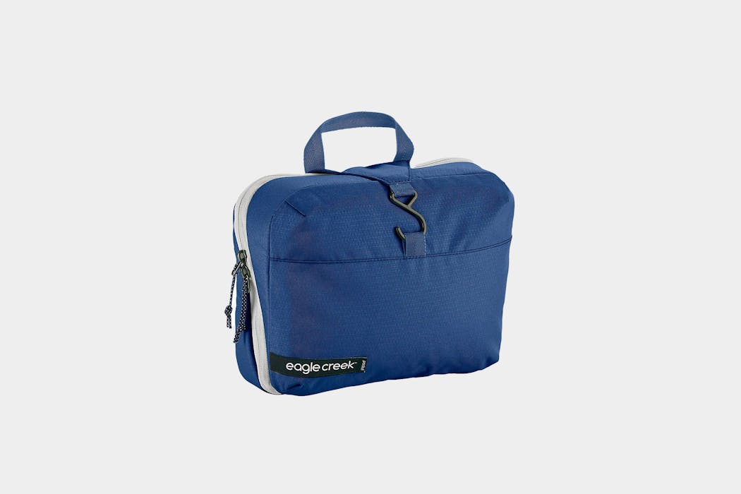 Eagle Creek Pack-It Reveal Hanging Toiletry Kit